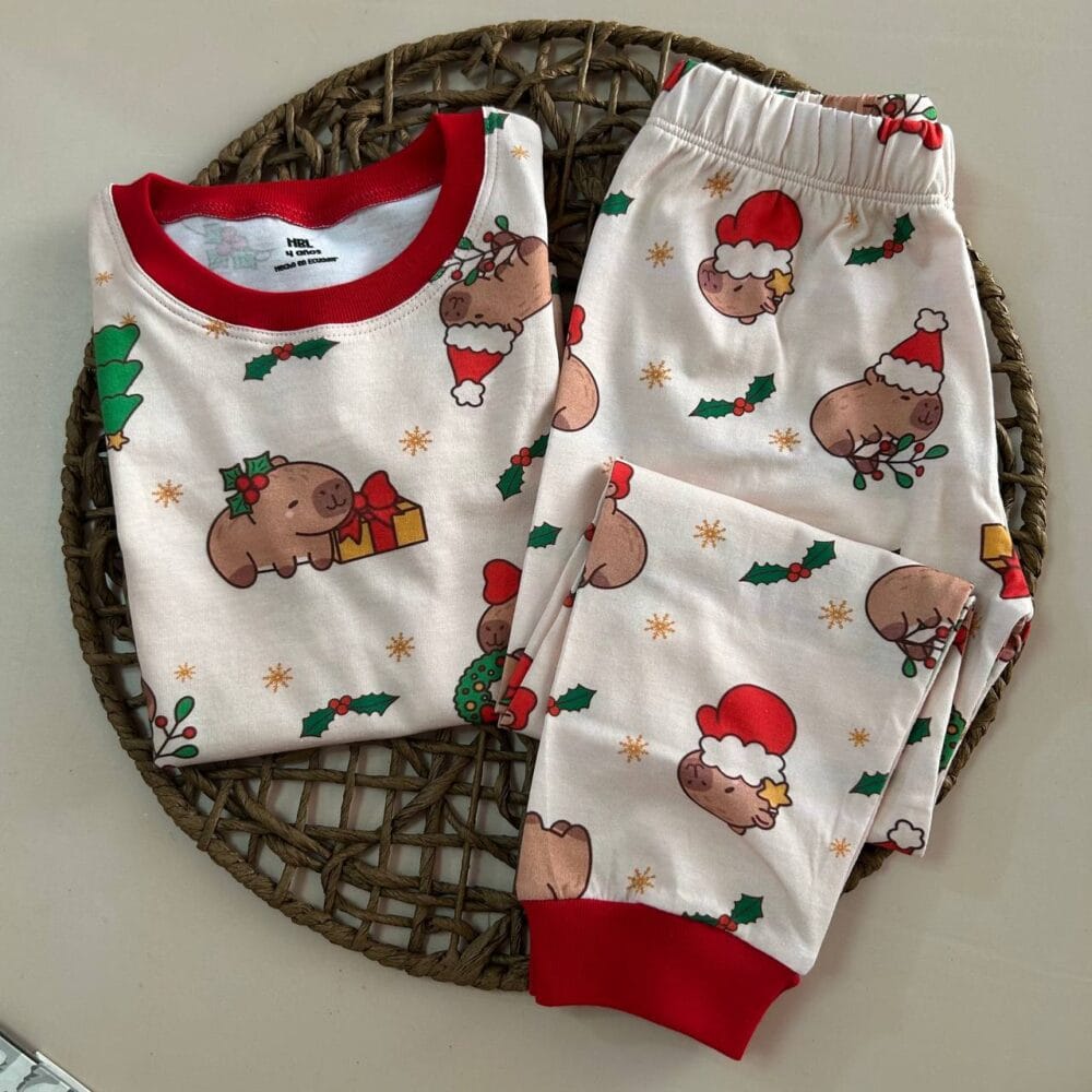 Pijamas Navideña Capibara